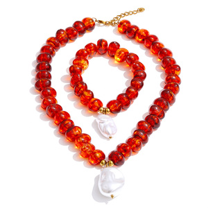 سوار من الخرز غير منتظم من الأكريليك وصلت حديثًا من jinأنت طقم مجوهرات بدلاية من اللؤلؤ الباروكي المقلد - Product Image 1