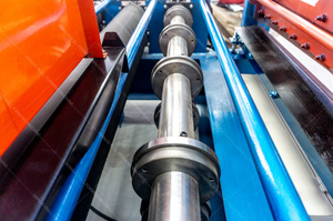 Machine de formage de tuiles en acier coloré PPGI avec contrôle PLC et fonction de coupe à longueur motorisée - Product Image 4