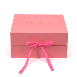 现代新颖设计奢华4X4批发好价格粉色硬纸板包装磁性礼品盒带丝带手柄
