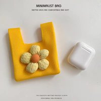 Mini sac à main carré mignon et durable en polyester, portable, avec sangle de poignet, pochette de rangement pour pièces de monnaie, rouge à lèvres, porte-clés et pendentif enfant