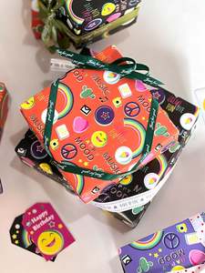 Rollo de papel de regalo de embalaje personalizado de lujo 43*300cm de 80g de papel revestido al por mayor - Product Image 2