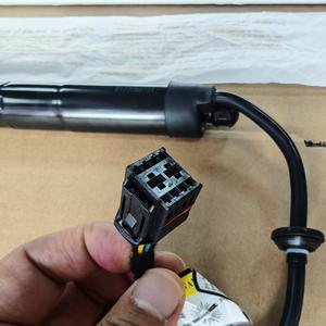 <span class=keywords><strong>Vérin</strong></span> <span class=keywords><strong>de</strong></span> <span class=keywords><strong>hayon</strong></span> électrique à gaz 81770B8101 81780B8101 pour Hyundai SantaFe 2015-2019 81770-B8101 81780-B8101 - Product Image 4