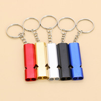 XP-Promos Vente en gros Porte-clés en alliage d'aluminium personnalisé Survie d'urgence en plein air Sifflet en acier inoxydable Outil de sécurité d'autodéfense