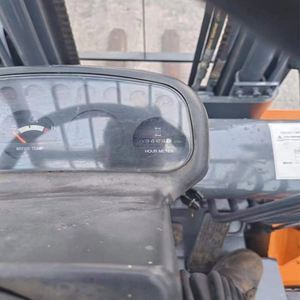 Nouveau chariot élévateur à fourche diesel TCM de 3 tonnes, fonctionnement manuel, pour usage commercial, avec garantie d'un an, à vendre - Product Image 6
