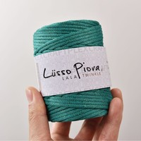 Penjualan terlaris Eropa LUSSO 3mm ultra-lembut dicelup emas ketahanan tinggi poliester benang rajutan datar untuk DIY tas rajut 60m