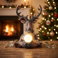 Figurine de renne de Noël lumineuse en résine avec pull tricoté et LED pour décoration de table intérieure et cadeau du Nouvel An