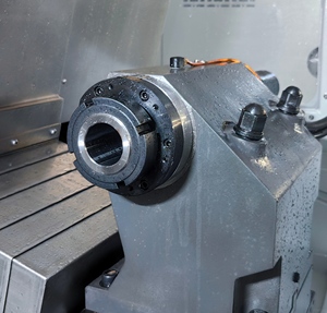 Torno CNC Horizontal de alta calidad de China Torreta de potencia de eje Y fácil de usar con contrapunto para procesamiento de piezas de reloj - Product Image 5