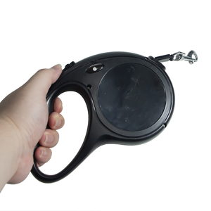 Guinzaglio Retrattile Bloccabile per Cani, Ergonomico per Cani Piccoli e Medi, Ideale per Escursioni e Passeggiate Quotidiane - Product Image 3