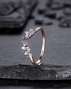 Anillo de boda de racimo de Alejandrita Marquesa de Plata de Ley 925, banda de compromiso chapada en oro rosa de 14 quilates, anillo de banda a juego Curvo - Product Image 2