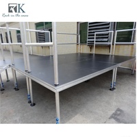 Scène modulaire robuste en aluminium pour événements, avec escaliers et garde-corps, pour mariages, concerts et autres événements