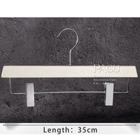 Cintres en bois robustes pour costumes, logo gravé au laser sur mesure, porte-manteau en bois naturel, vente en gros 50 pièces, réduction pour achat en gros