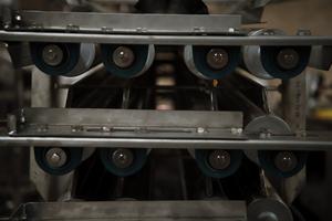 Machine de classement des noix de cajou 4 rainures 3 étages Capacité 250-300 kg/h Pour noix entières Entièrement automatique Vente en gros - Product Image 3