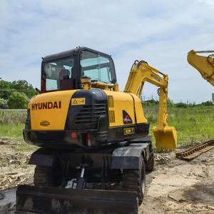 Corée du Sud fabriquée Hyundai Robex 60w pelle sur pneus prix bon marché Mini pelle sur pneus 6 tonnes R60W DX60W - Product Image 5