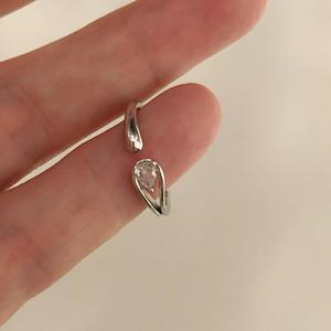 Anillo Abierto de Plata Pura S925 para Mujer, Diseño de Nicho Romántico con Gota de Hielo y Circonita en Forma de Gota de Agua, Estilo Minimalista Apilable - Product Image 1