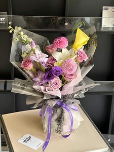 Bouquet fiorista regalo carta pellicola retroilluminata con disegno a forma di cuore intagliato con stampa - Product Image 6