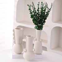 Vase en céramique fait main blanc minimaliste moderne style Ins à double anse, décoration d'intérieur, pièce de décoration pour table à manger, objet de présentation