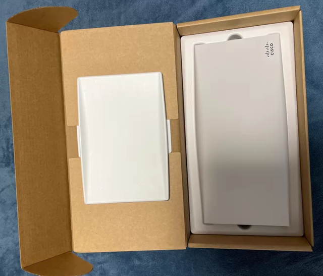ClSCO  Meraki MR46 Wi-Fi 6 Cloud Managed Access Point 4x4 MU-MIMO 2.5G Ethernet Indoor AP with Quad Radios & Advanced Security