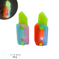 Papillon Peigne Couteau Nouveau Style Fluorescent 3D Gravité Radis Couteau Décompression Petit Jouet Allumer Carotte Couteau