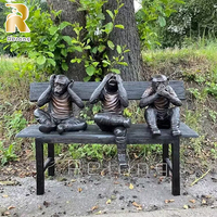 Statue de singe sagesse de la vie en bronze grandeur nature RELONG sur un banc, sculpture animale en métal à vendre