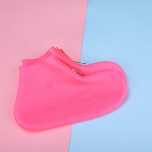 <span class=keywords><strong>Stivali</strong></span> da pioggia <span class=keywords><strong>in</strong></span> Silicone <span class=keywords><strong>con</strong></span> <span class=keywords><strong>cerniera</strong></span> <span class=keywords><strong>in</strong></span> <span class=keywords><strong>gomma</strong></span> da uomo Unisex da donna copriscarpe impermeabili portatili da pioggia per la protezione di interni ed esterni - Product Image 3