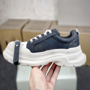 Nouvelle collection 2026 : Baskets décontractées de créateur, antidérapantes, basses, à semelle épaisse, en maille respirante, légères, rehaussantes, pour le printemps - Product Image 1