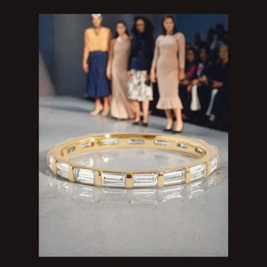 Elegante Anillo de Diamantes con Brillo Atemporal, Perfecto para Propuestas de Matrimonio y Joyería Elegante para Mujer - Product Image 2