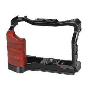 FEICHAO Metal Camera Cage telaio protettivo con supporto per scarpe fredde impugnatura in legno maniglia laterale superiore per Fujifilm XT5 X-T5