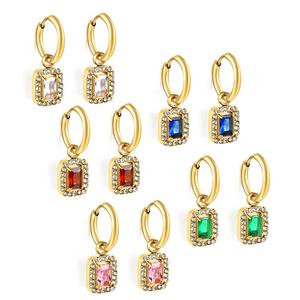 ต่างหูห่วงสแตนเลสชุบทอง 18K PVD กันน้ำ ป้องกันอาการแพ้ ประดับเพชรซิร์คอนหลากสี ขายส่งแบบห่วงกลม - Product Image 3