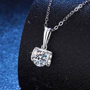 OUGEPHELI Pendentif Moissanite pour Femme, Collier en Argent Sterling S925, <span class=keywords><strong>Baiser</strong></span> d'<span class=keywords><strong>Ange</strong></span>, Couleur D, Chaîne en Forme <span class=keywords><strong>de</strong></span> Cœur, Saint-Valentin - Product Image 2