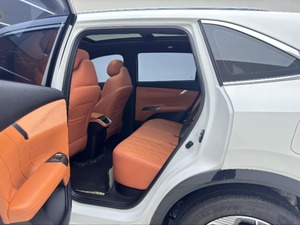 JX Auto Changan CS75 PLUS 2024 Cuarta Generación 1.5T Nuevo Blue Whale Inteligente de Lujo con Volante a la Izquierda y Asientos de Cuero R19 - Product Image 6