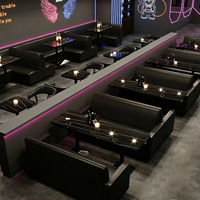 Canapé de bar et table avec chaises en bois massif personnalisables pour les espaces commerciaux de bistros et de clubs - Design rétro occidental