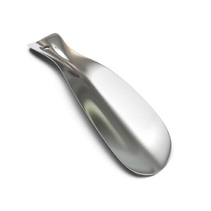 Lève-chaussures en bois de style nouveau fait à la main à la mode pour les chaussures de luxe mains propres boîte à outils fraîche n'est plus - Product Image 6