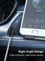 Cable de Audio CableCreation de 3.5mm, Cable Auxiliar en Ángulo Recto de 90 Grados, Cable Estéreo Trenzado con Conectores Macho a Macho Chapados en Oro para Altavoces de Coche