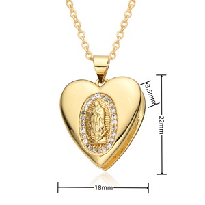 KOMI Collier pendentif avec cadre photo plaqué or 18 ct CZ Love Heat pour femme avec médaillons cœur vierge marie pour femme - Product Image 4