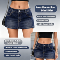 Jupe en jean bleu délavé pour femme, taille basse, style skort, coupe micro-décontractée, idéale pour les fêtes en plein air.