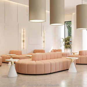Ensemble de canapés de style nordique <span class=keywords><strong>avec</strong></span> tabourets de bar, <span class=keywords><strong>table</strong></span> à manger et chaises – Mobilier commercial durable pour café et restaurant - Product Image 6
