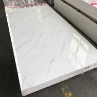 Panneau mural en PVC moderne sur mesure, effet marbre brillant UV, alternative à la pierre artificielle, panneau imperméable pour l'intérieur des appartements