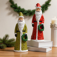 Ornamen Resin Santa Claus Natal Merah dan Hijau Desain Memegang Karangan Bunga Dekorasi Rumah Mewah Ringan untuk Meja Kerja Kerajinan Dekorasi Rumah yang Meriah