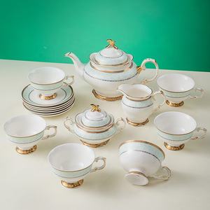 Ensemble de vaisselle en porcelaine verte à motifs en relief, service de table minimaliste, tasses et assiettes en céramique de style occidental, vente en gros - Product Image 2