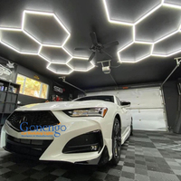 Installation en une étape personnalisée Lumières de polissage de voiture Lumière hexagonale à LED Magasin d'équipement de détail de voiture