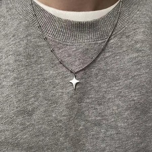 Collana <span class=keywords><strong>Girocollo</strong></span> Trendy con Ciondolo a Stella Traforata, Accessorio Moda per <span class=keywords><strong>Uomo</strong></span> e Donna, Catena per Maglione da Festa - Product Image 4
