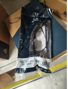 نظارات السلامة دلتا بلس برافا2 مع عدسات بوليباربونات وإطار رمادي، حماية من الأشعة فوق البنفسجية ومقاومة للصدمات - Product Image 2