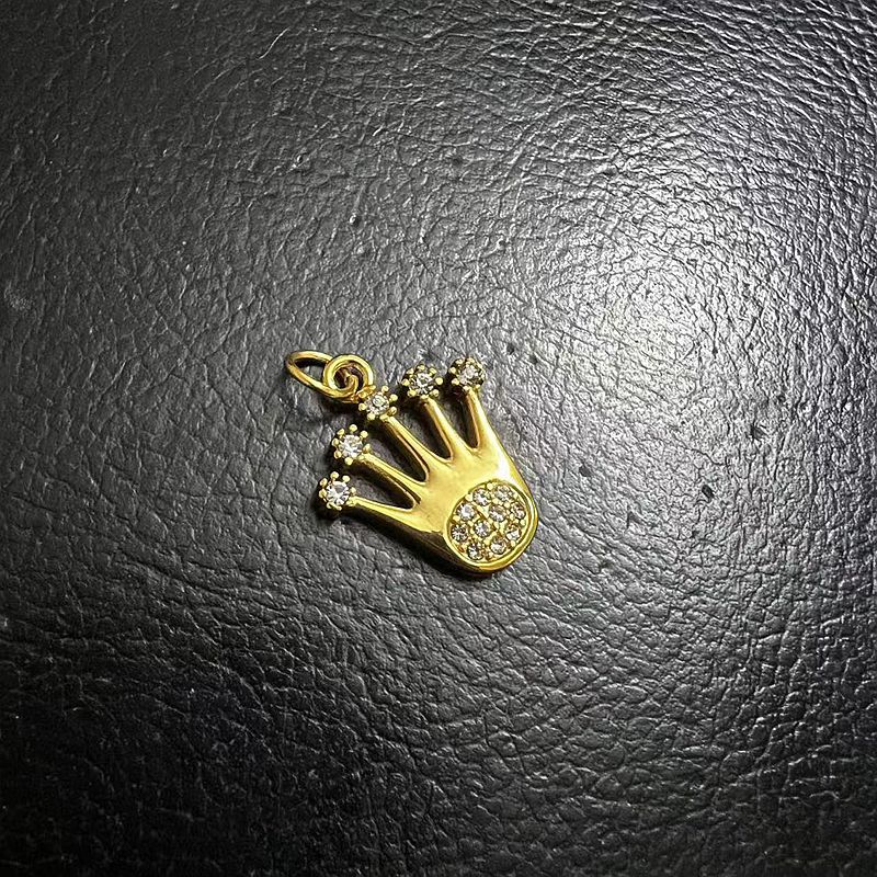 Gold single pendant