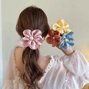 Scrunchie floral de luxe, style forêt féerique, élastique pour cheveux pour femme, attache en spirale, pince à cheveux - Product Image 1