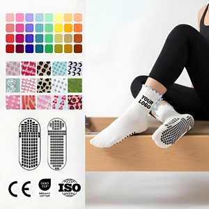 Chaussettes de sport antidérapantes en coton personnalisées pour Pilates, motif dessin animé automne, motif lettres taille haute, respirantes, été et hiver - Product Image 1