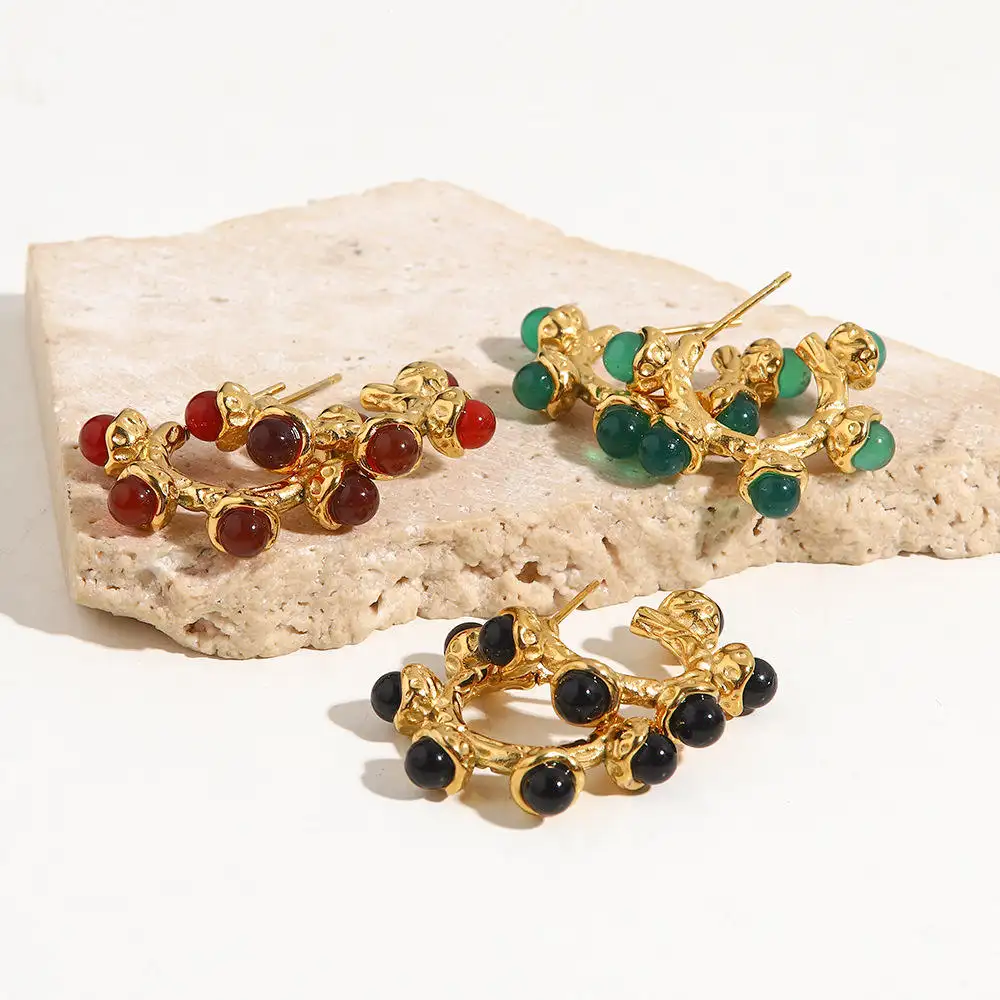 Nuovi orecchini a cerchio in acciaio inossidabile con gioielli placcati in oro 18 carati martellati irregolari in pietra naturale di giada classica