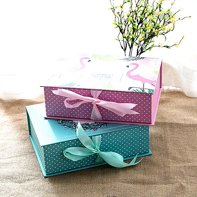 Boîte-cadeau en papier artisanal avec nœud papillon, design personnalisé, vente en gros