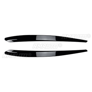 Autocollants de recouvrement de phares de voiture pour Skoda Superb B8 2016-2018 Noir brillant/Aspect carbone Kit carrosserie Tuning - Product Image 3