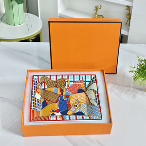 Cendrier <span class=keywords><strong>en</strong></span> céramique de style europé<span class=keywords><strong>en</strong></span> à motif 4 chevaux pour la décoration de la maison et des hôtels, pour la collection Pour <span class=keywords><strong>Sortir</strong></span>, avec plateau de rangement - Product Image 2