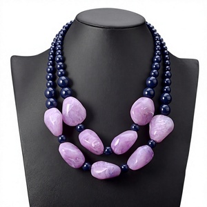 Collier fantaisie de qualité supérieure en résine colorée, bijou tendance et élégant, chaîne plaquée or, pièce maîtresse mignonne pour femme - Product Image 3